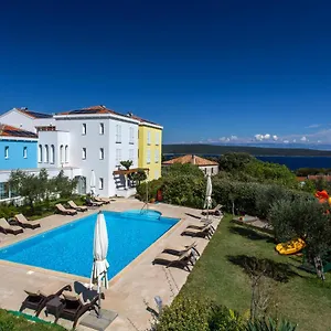 Manora Hotel Nerezine