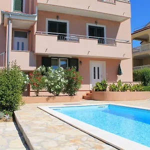 Apartments Lara & Luka Zara
